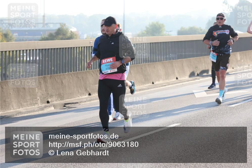 03.10.2025 - Köhlbrandbrückenlauf Lena Gebhardt http://msf.ph/oto/9063180 03.10.2025 09:20:41 Position 1 3799 meine-sportfotos.de