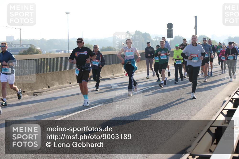 03.10.2025 - Köhlbrandbrückenlauf Lena Gebhardt http://msf.ph/oto/9063189 03.10.2025 09:20:43 Position 1  meine-sportfotos.de