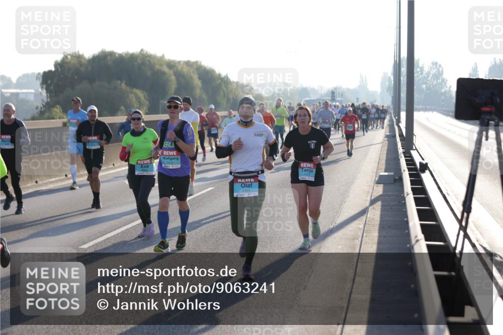 03.10.2025 - Köhlbrandbrückenlauf Jannik Wohlers http://msf.ph/oto/9063241 03.10.2025 09:16:07 Position 3 1415, 3344, 1412 meine-sportfotos.de