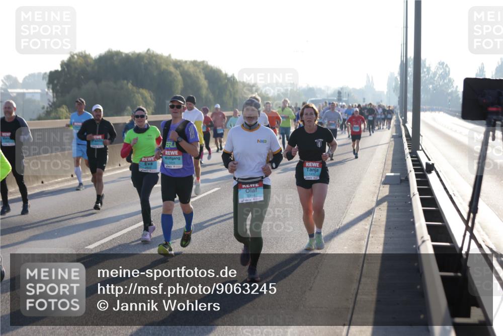03.10.2025 - Köhlbrandbrückenlauf Jannik Wohlers http://msf.ph/oto/9063245 03.10.2025 09:16:07 Position 3 1415, 3344, 1412 meine-sportfotos.de