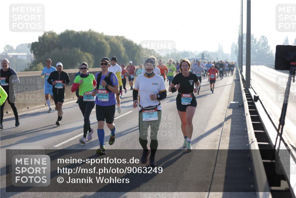 03.10.2025 - Köhlbrandbrückenlauf Jannik Wohlers http://msf.ph/oto/9063249 03.10.2025 09:16:07 Position 3 1415, 3344, 1412 meine-sportfotos.de