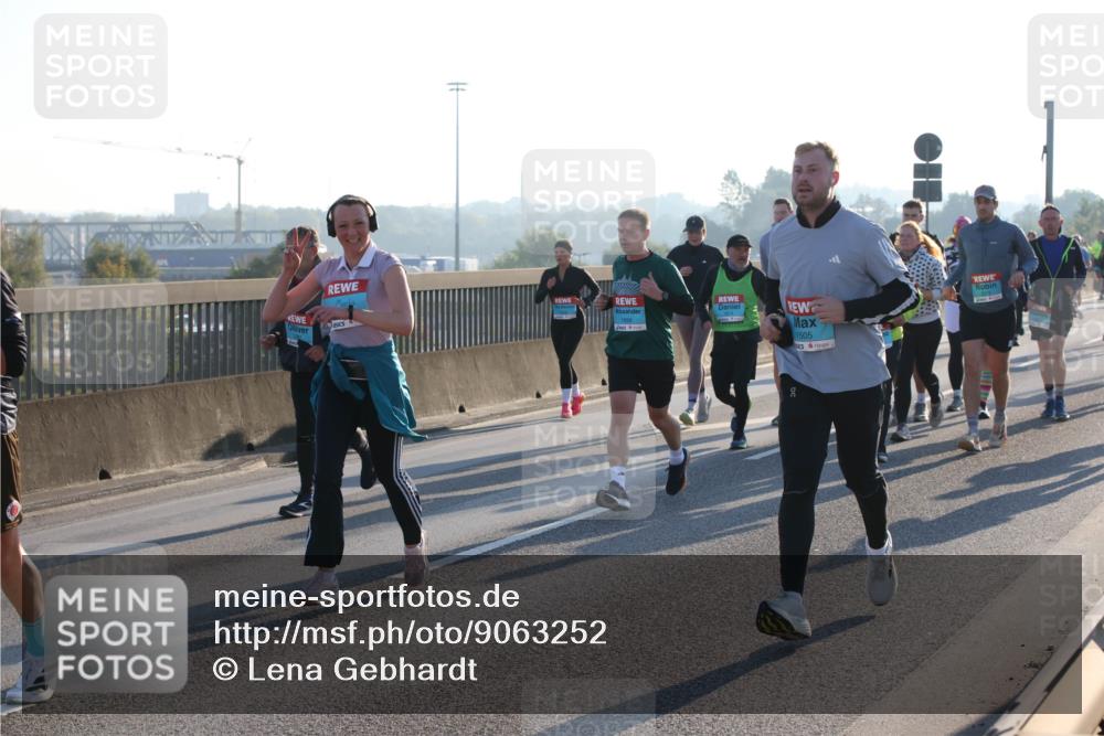03.10.2025 - Köhlbrandbrückenlauf Lena Gebhardt http://msf.ph/oto/9063252 03.10.2025 09:20:44 Position 1 1505 meine-sportfotos.de