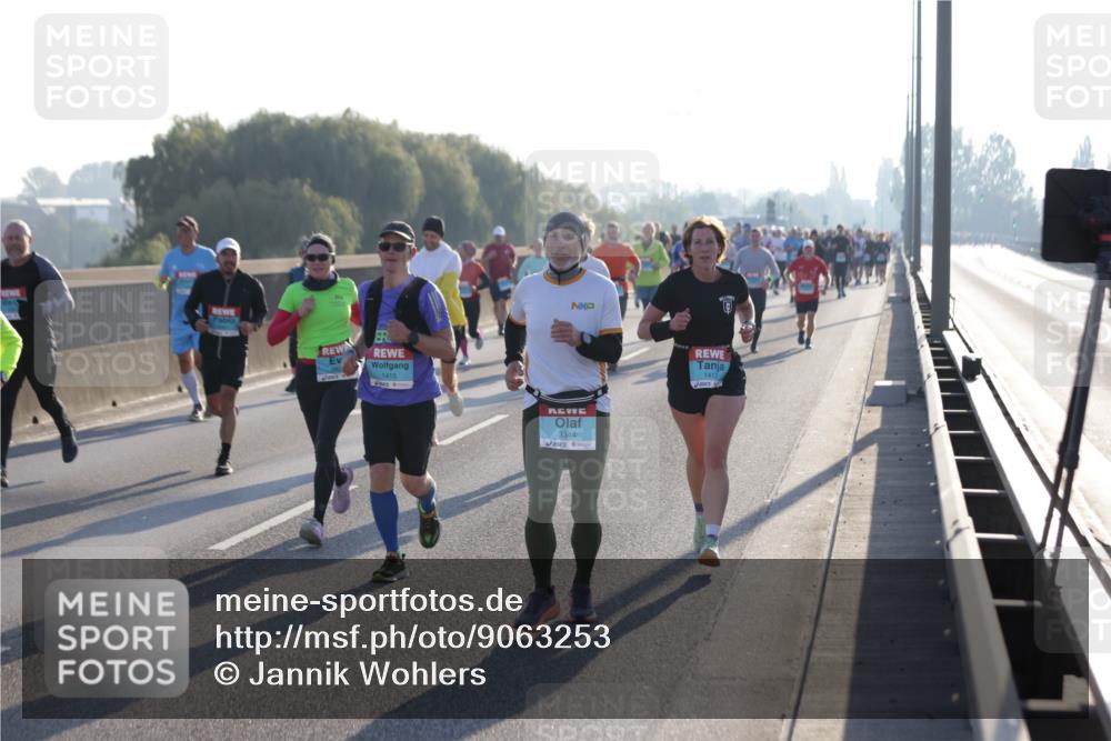 03.10.2025 - Köhlbrandbrückenlauf Jannik Wohlers http://msf.ph/oto/9063253 03.10.2025 09:16:07 Position 3 1415, 3344, 1412 meine-sportfotos.de