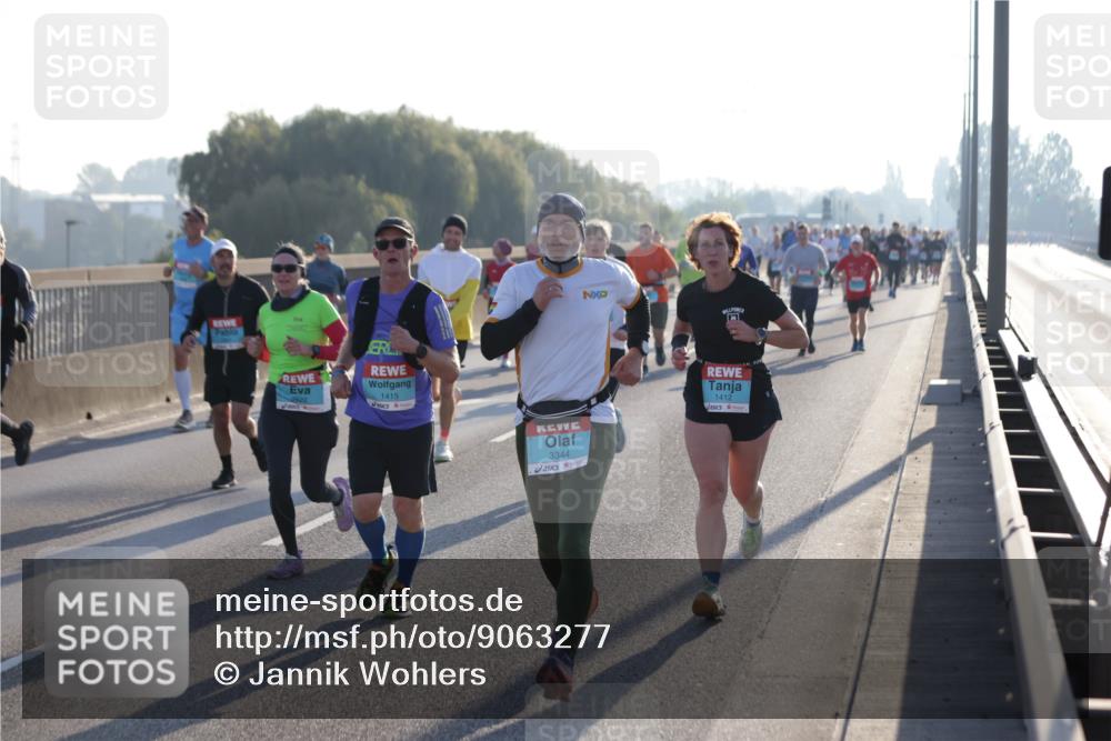 03.10.2025 - Köhlbrandbrückenlauf Jannik Wohlers http://msf.ph/oto/9063277 03.10.2025 09:16:08 Position 3 1415, 3344, 1412 meine-sportfotos.de