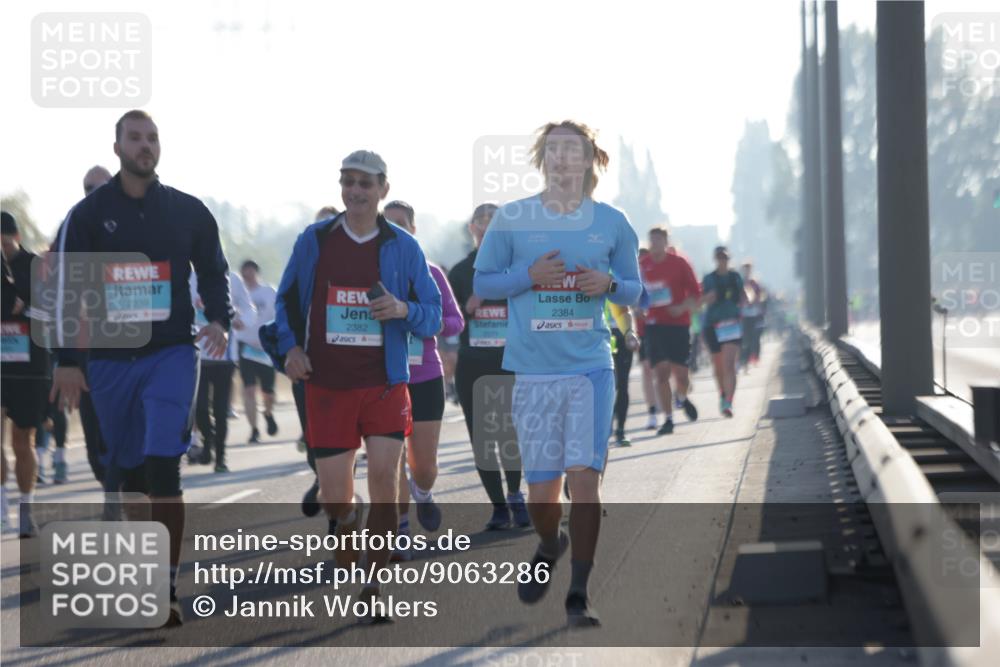03.10.2025 - Köhlbrandbrückenlauf Jannik Wohlers http://msf.ph/oto/9063286 03.10.2025 09:24:03 Position 3 2239, 2382, 2384 meine-sportfotos.de