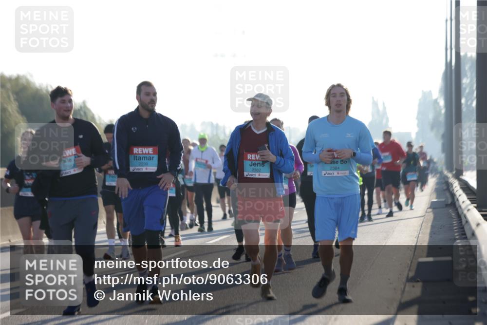 03.10.2025 - Köhlbrandbrückenlauf Jannik Wohlers http://msf.ph/oto/9063306 03.10.2025 09:24:03 Position 3 2383, 2239, 2382, 2384 meine-sportfotos.de