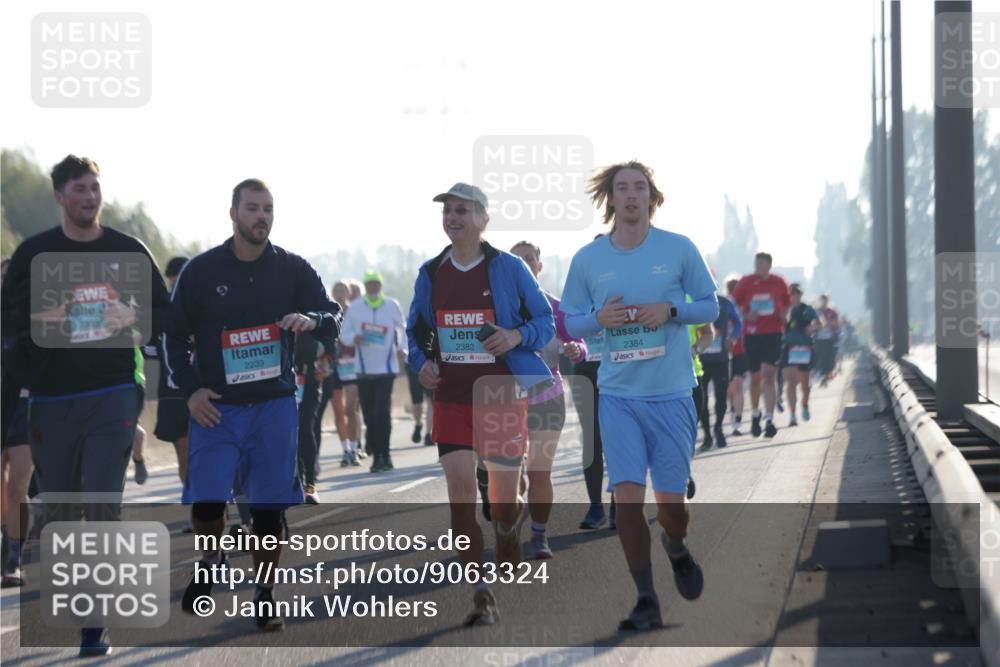 03.10.2025 - Köhlbrandbrückenlauf Jannik Wohlers http://msf.ph/oto/9063324 03.10.2025 09:24:04 Position 3 2383, 2239, 2382, 2384 meine-sportfotos.de