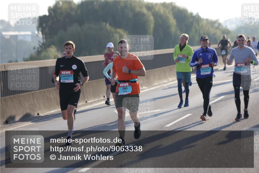 03.10.2025 - Köhlbrandbrückenlauf Jannik Wohlers http://msf.ph/oto/9063338 03.10.2025 09:16:11 Position 3 3183, 1622 meine-sportfotos.de