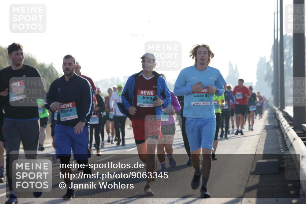 03.10.2025 - Köhlbrandbrückenlauf Jannik Wohlers http://msf.ph/oto/9063345 03.10.2025 09:24:04 Position 3 2239, 2382, 2384 meine-sportfotos.de