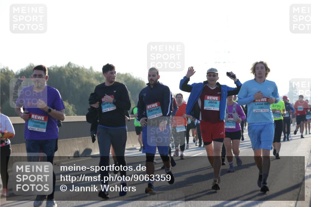 03.10.2025 - Köhlbrandbrückenlauf Jannik Wohlers http://msf.ph/oto/9063359 03.10.2025 09:24:05 Position 3 2988, 2383, 2239, 2382, 2637, 2384 meine-sportfotos.de