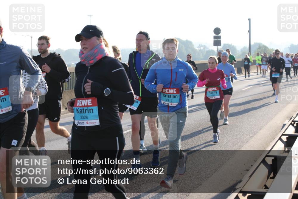 03.10.2025 - Köhlbrandbrückenlauf Lena Gebhardt http://msf.ph/oto/9063362 03.10.2025 09:20:49 Position 1 5, 3326, 2117, 1515 meine-sportfotos.de