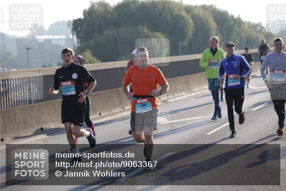03.10.2025 - Köhlbrandbrückenlauf Jannik Wohlers http://msf.ph/oto/9063367 03.10.2025 09:16:12 Position 3 3183, 1622 meine-sportfotos.de