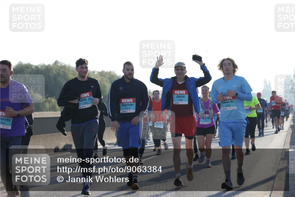 03.10.2025 - Köhlbrandbrückenlauf Jannik Wohlers http://msf.ph/oto/9063384 03.10.2025 09:24:05 Position 3 988, 2383, 2239, 2382, 2637, 2384 meine-sportfotos.de