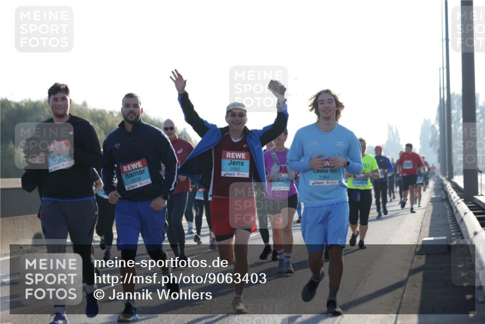 03.10.2025 - Köhlbrandbrückenlauf Jannik Wohlers http://msf.ph/oto/9063403 03.10.2025 09:24:06 Position 3 2383, 2239, 2382, 2637, 2384 meine-sportfotos.de