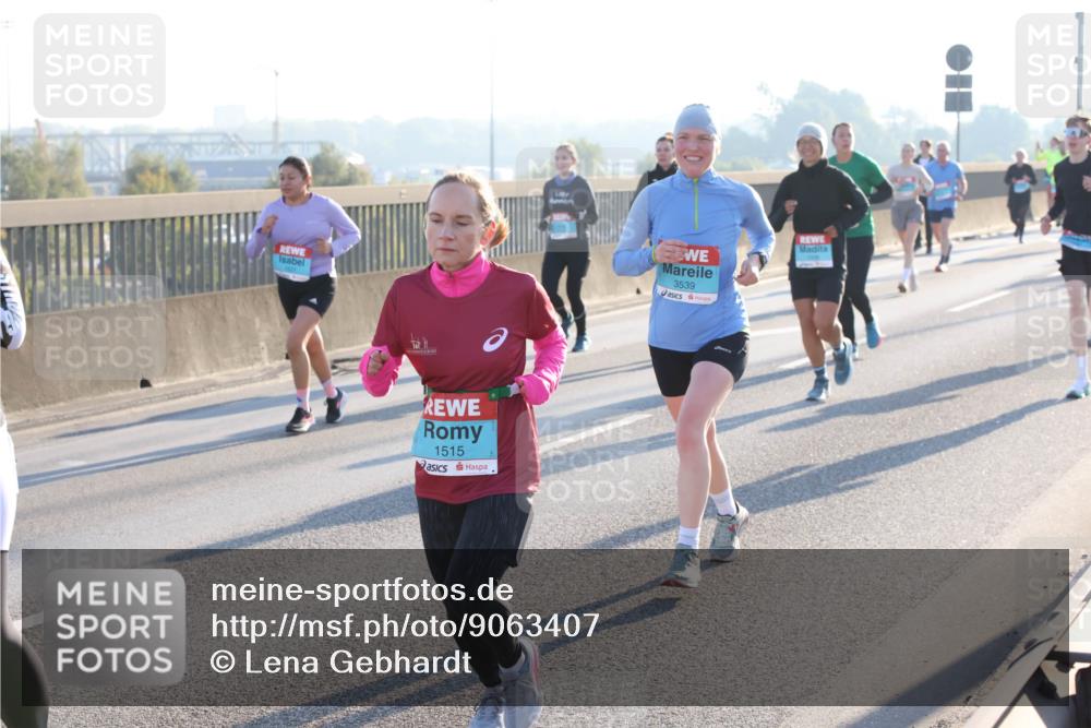 03.10.2025 - Köhlbrandbrückenlauf Lena Gebhardt http://msf.ph/oto/9063407 03.10.2025 09:20:51 Position 1 1515, 3539 meine-sportfotos.de
