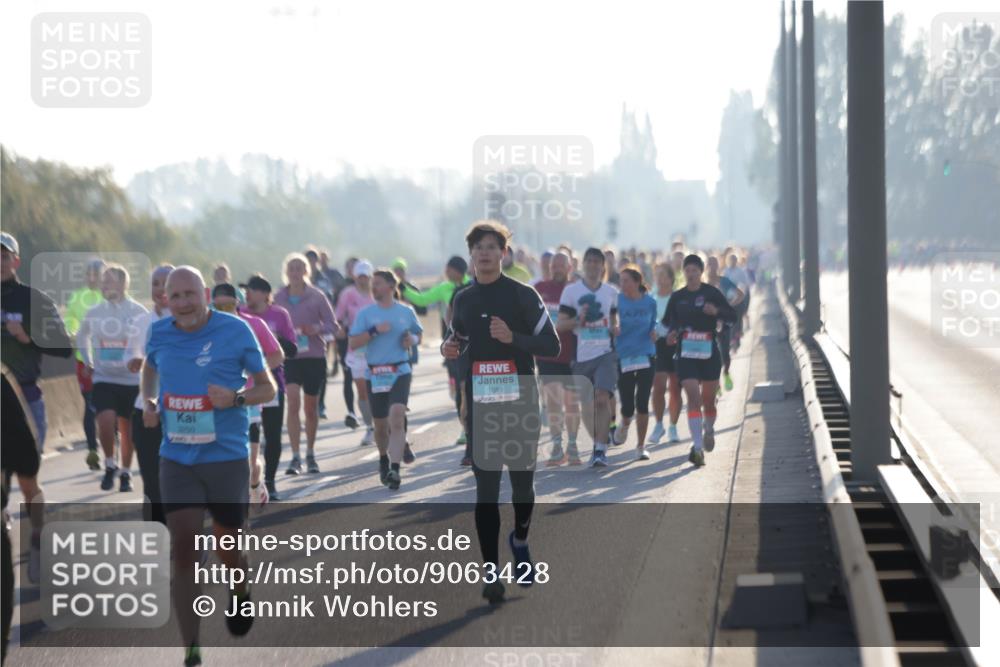 03.10.2025 - Köhlbrandbrückenlauf Jannik Wohlers http://msf.ph/oto/9063428 03.10.2025 09:16:18 Position 3 3250, 1089 meine-sportfotos.de