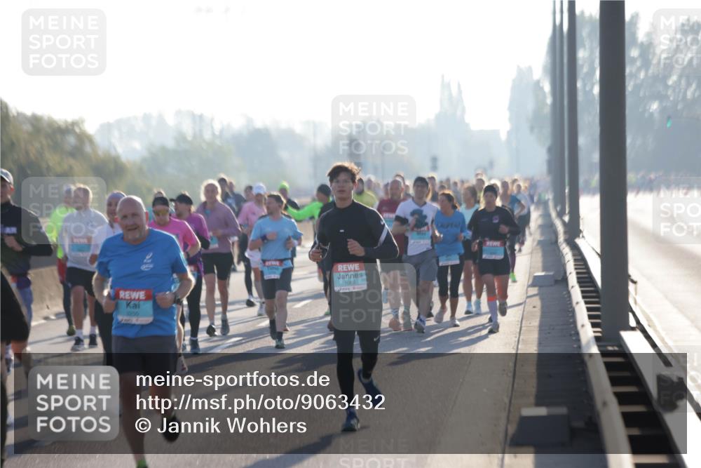 03.10.2025 - Köhlbrandbrückenlauf Jannik Wohlers http://msf.ph/oto/9063432 03.10.2025 09:16:18 Position 3 3250, 1089 meine-sportfotos.de