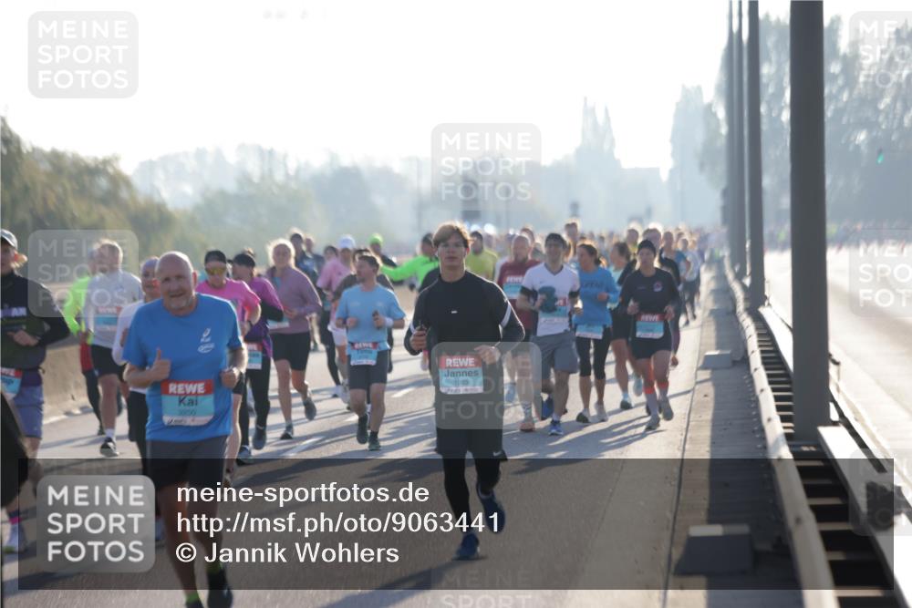 03.10.2025 - Köhlbrandbrückenlauf Jannik Wohlers http://msf.ph/oto/9063441 03.10.2025 09:16:18 Position 3 3250, 1089 meine-sportfotos.de