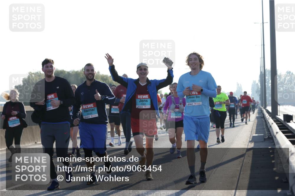 03.10.2025 - Köhlbrandbrückenlauf Jannik Wohlers http://msf.ph/oto/9063454 03.10.2025 09:24:06 Position 3 2239, 2382, 2384 meine-sportfotos.de