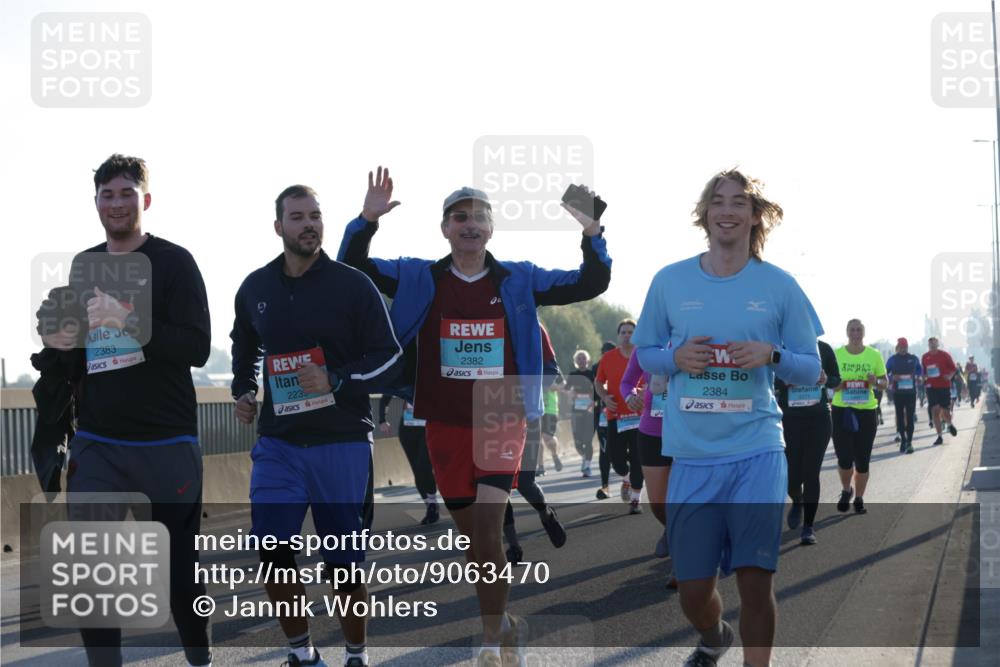 03.10.2025 - Köhlbrandbrückenlauf Jannik Wohlers http://msf.ph/oto/9063470 03.10.2025 09:24:08 Position 3 2383, 2235, 2382, 2384 meine-sportfotos.de