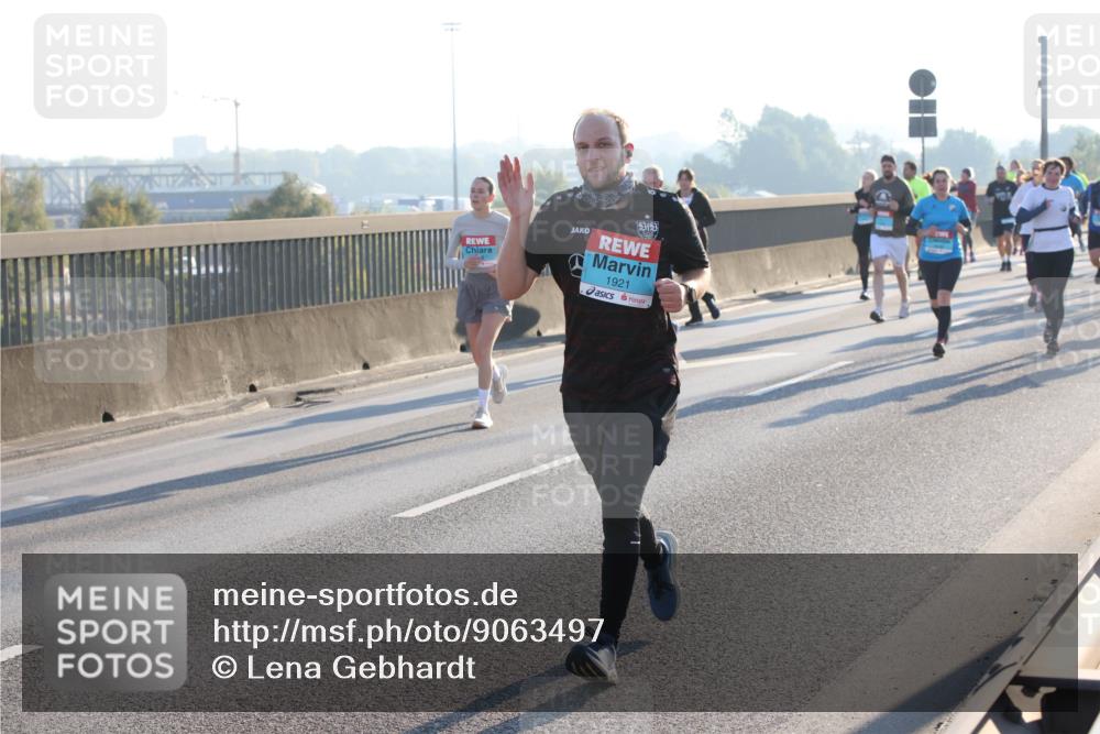 03.10.2025 - Köhlbrandbrückenlauf Lena Gebhardt http://msf.ph/oto/9063497 03.10.2025 09:20:54 Position 1 13, 1921 meine-sportfotos.de
