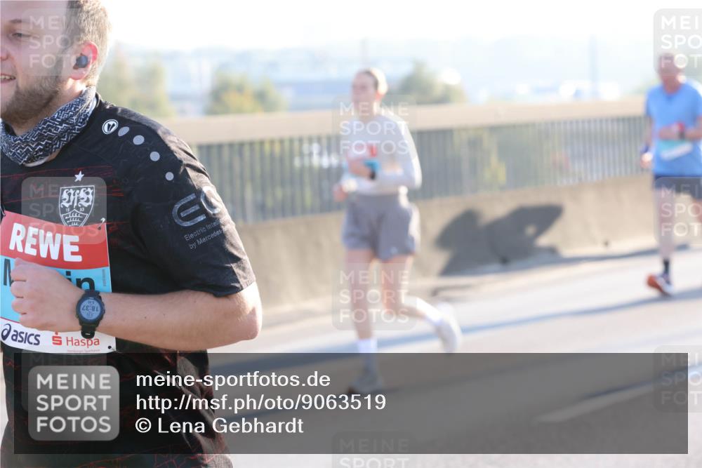 03.10.2025 - Köhlbrandbrückenlauf Lena Gebhardt http://msf.ph/oto/9063519 03.10.2025 09:20:55 Position 1 8 meine-sportfotos.de