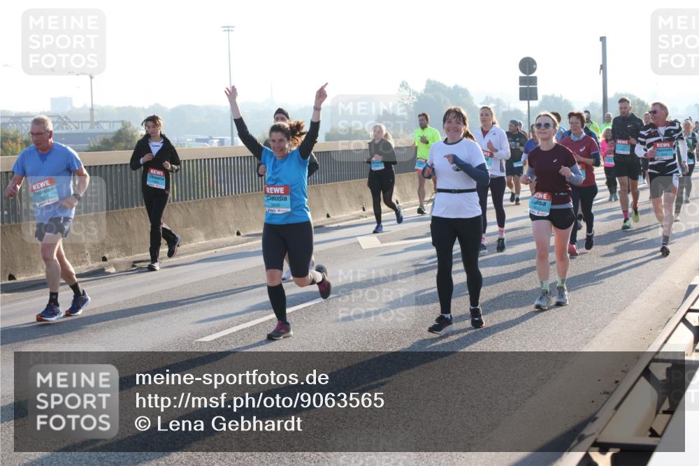 03.10.2025 - Köhlbrandbrückenlauf Lena Gebhardt http://msf.ph/oto/9063565 03.10.2025 09:20:57 Position 1 3666 meine-sportfotos.de
