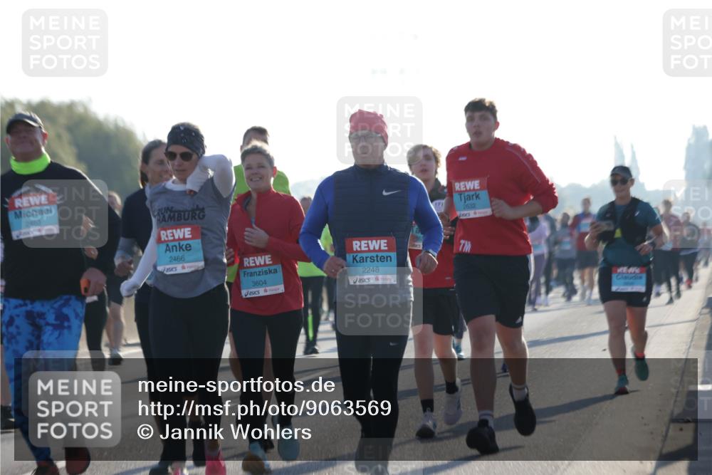 03.10.2025 - Köhlbrandbrückenlauf Jannik Wohlers http://msf.ph/oto/9063569 03.10.2025 09:24:15 Position 3 2463, 2466, 3604, 2248, 2632 meine-sportfotos.de