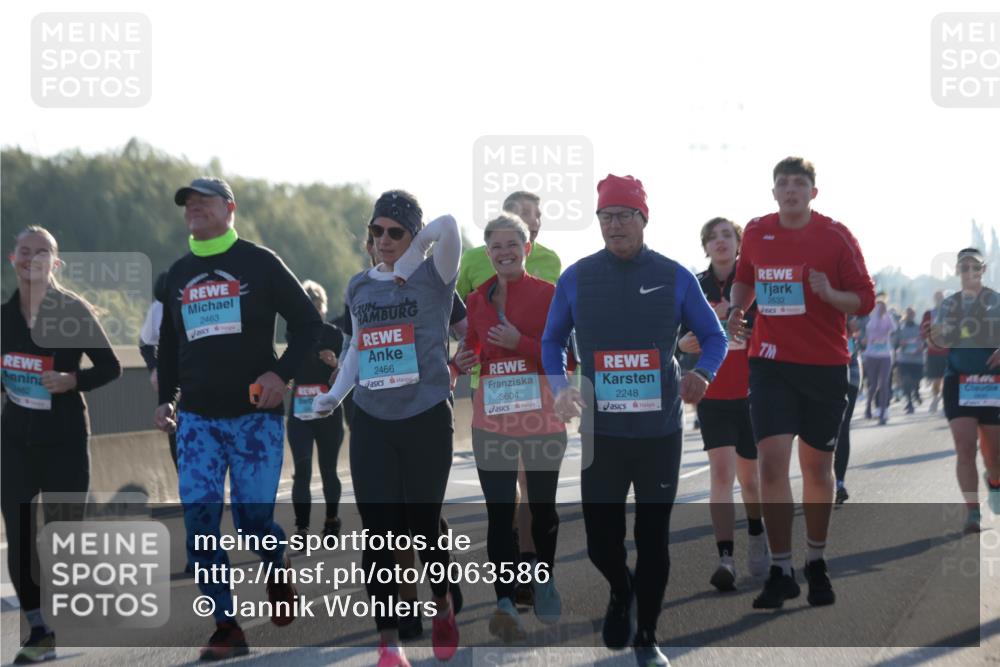 03.10.2025 - Köhlbrandbrückenlauf Jannik Wohlers http://msf.ph/oto/9063586 03.10.2025 09:24:15 Position 3 2462, 2463, 2466, 3604, 2248, 2632 meine-sportfotos.de