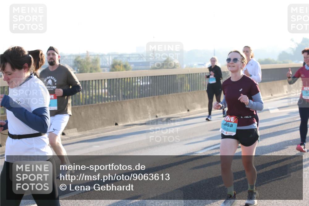 03.10.2025 - Köhlbrandbrückenlauf Lena Gebhardt http://msf.ph/oto/9063613 03.10.2025 09:21:00 Position 1 3642 meine-sportfotos.de