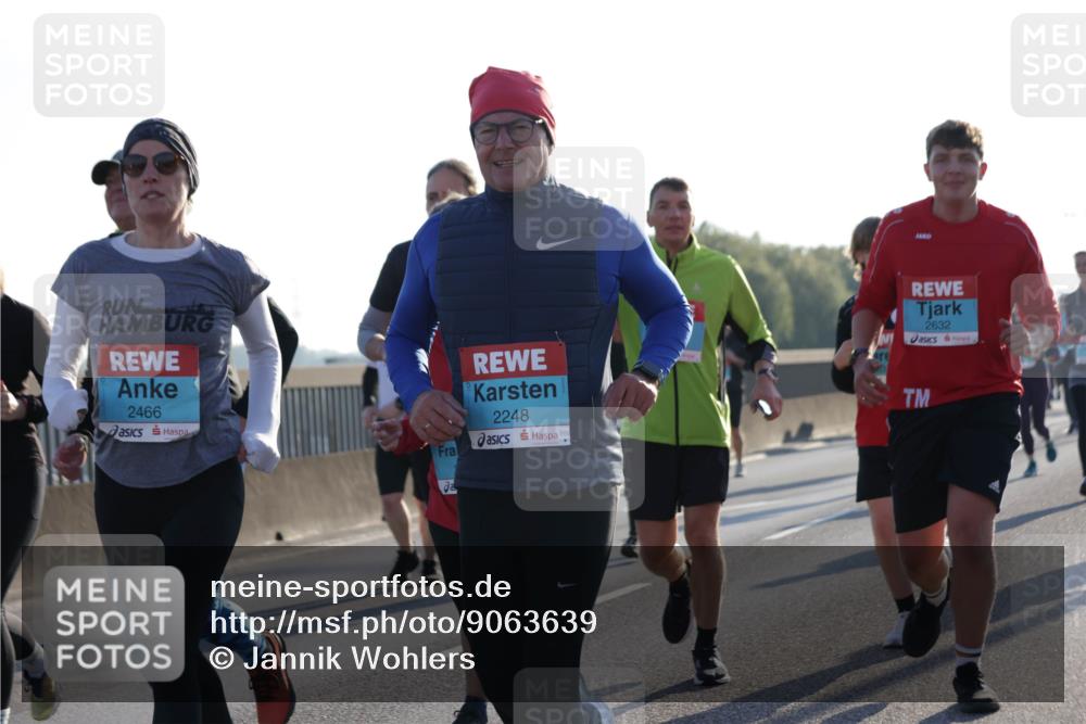 03.10.2025 - Köhlbrandbrückenlauf Jannik Wohlers http://msf.ph/oto/9063639 03.10.2025 09:24:18 Position 3 2466, 2248, 2632 meine-sportfotos.de
