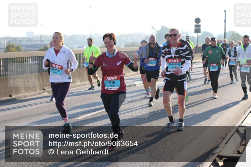 03.10.2025 - Köhlbrandbrückenlauf Lena Gebhardt http://msf.ph/oto/9063654 03.10.2025 09:21:01 Position 1 1387, 3596, 354 meine-sportfotos.de