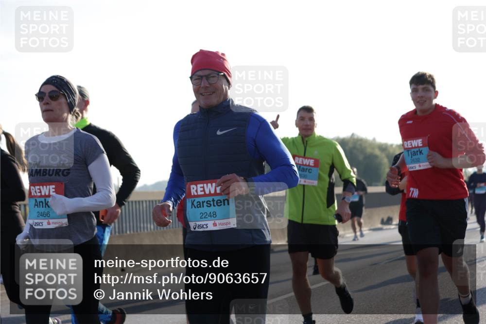 03.10.2025 - Köhlbrandbrückenlauf Jannik Wohlers http://msf.ph/oto/9063657 03.10.2025 09:24:19 Position 3 2466, 2248, 630, 2632 meine-sportfotos.de