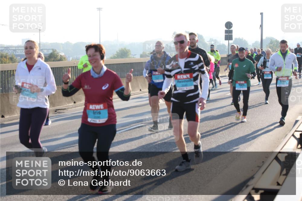03.10.2025 - Köhlbrandbrückenlauf Lena Gebhardt http://msf.ph/oto/9063663 03.10.2025 09:21:01 Position 1 3000 meine-sportfotos.de