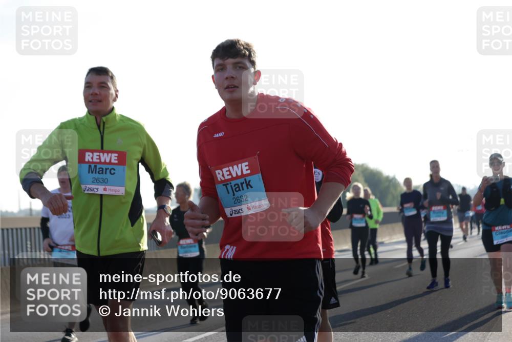 03.10.2025 - Köhlbrandbrückenlauf Jannik Wohlers http://msf.ph/oto/9063677 03.10.2025 09:24:20 Position 3 2630, 2632 meine-sportfotos.de