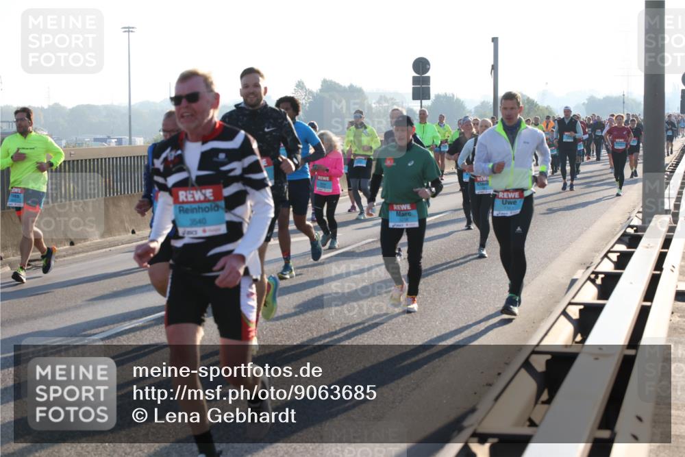 03.10.2025 - Köhlbrandbrückenlauf Lena Gebhardt http://msf.ph/oto/9063685 03.10.2025 09:21:02 Position 1 3540 meine-sportfotos.de