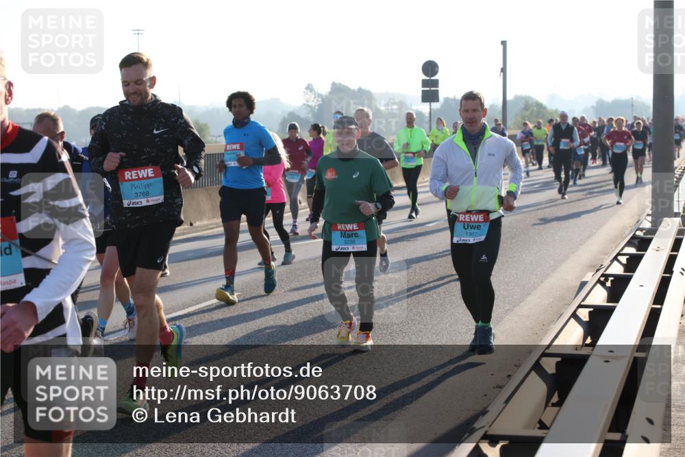 03.10.2025 - Köhlbrandbrückenlauf Lena Gebhardt http://msf.ph/oto/9063708 03.10.2025 09:21:02 Position 1 3768, 3238, 1367, 9 meine-sportfotos.de