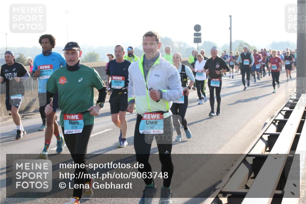 03.10.2025 - Köhlbrandbrückenlauf Lena Gebhardt http://msf.ph/oto/9063748 03.10.2025 09:21:03 Position 1 3123, 1739, 3238, 1367 meine-sportfotos.de