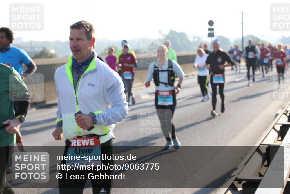 03.10.2025 - Köhlbrandbrückenlauf Lena Gebhardt http://msf.ph/oto/9063775 03.10.2025 09:21:04 Position 1 1367, 6 meine-sportfotos.de