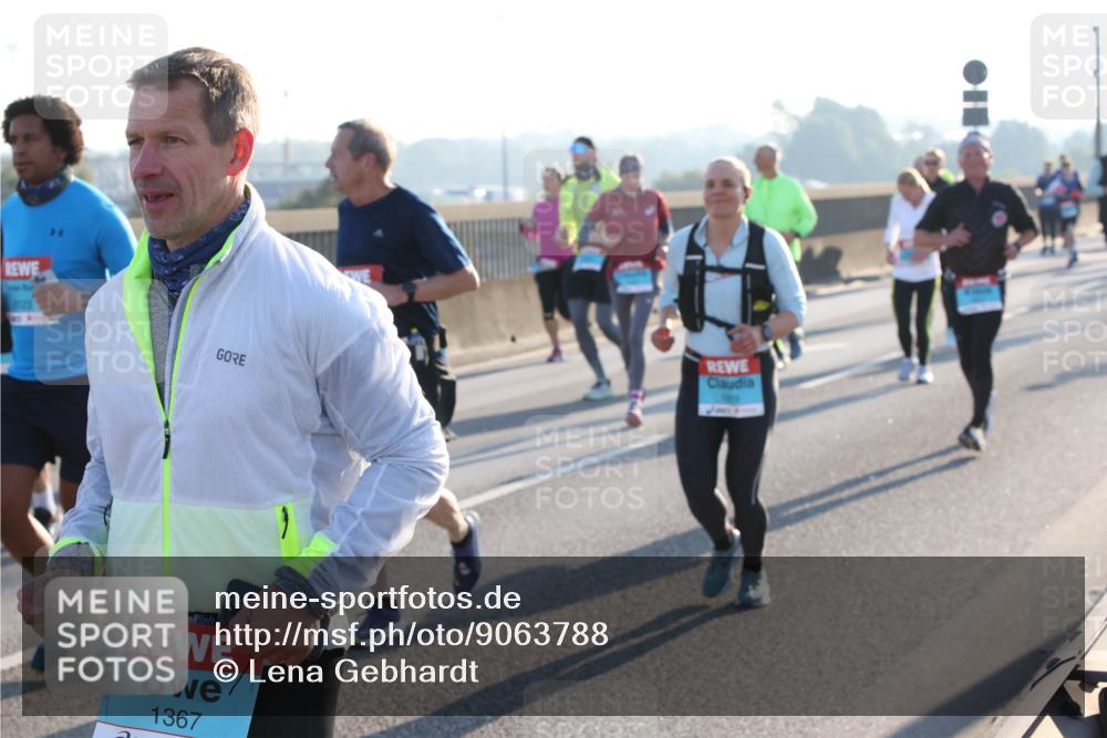 03.10.2025 - Köhlbrandbrückenlauf Lena Gebhardt http://msf.ph/oto/9063788 03.10.2025 09:21:04 Position 1 1367 meine-sportfotos.de