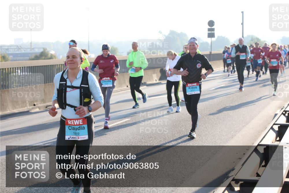 03.10.2025 - Köhlbrandbrückenlauf Lena Gebhardt http://msf.ph/oto/9063805 03.10.2025 09:21:05 Position 1 1919, 3017 meine-sportfotos.de