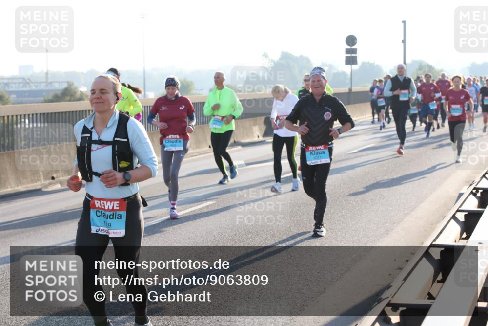 03.10.2025 - Köhlbrandbrückenlauf Lena Gebhardt http://msf.ph/oto/9063809 03.10.2025 09:21:05 Position 1 199, 1633, 3017 meine-sportfotos.de