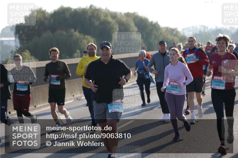 03.10.2025 - Köhlbrandbrückenlauf Jannik Wohlers http://msf.ph/oto/9063810 03.10.2025 09:24:31 Position 3 1518, 2551, 2439 meine-sportfotos.de