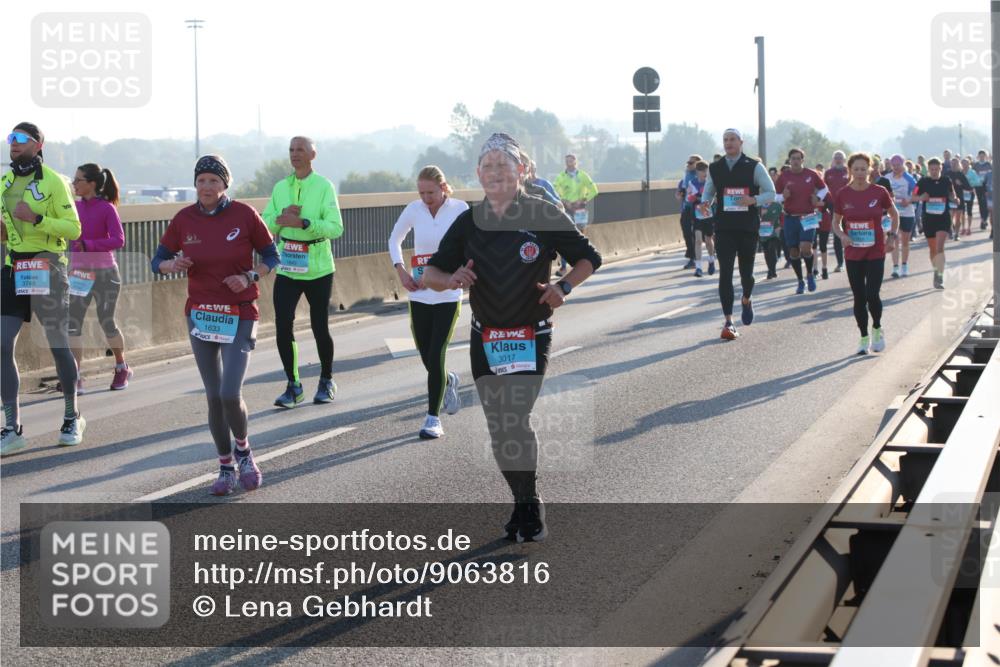03.10.2025 - Köhlbrandbrückenlauf Lena Gebhardt http://msf.ph/oto/9063816 03.10.2025 09:21:06 Position 1 3748, 1633, 3017 meine-sportfotos.de