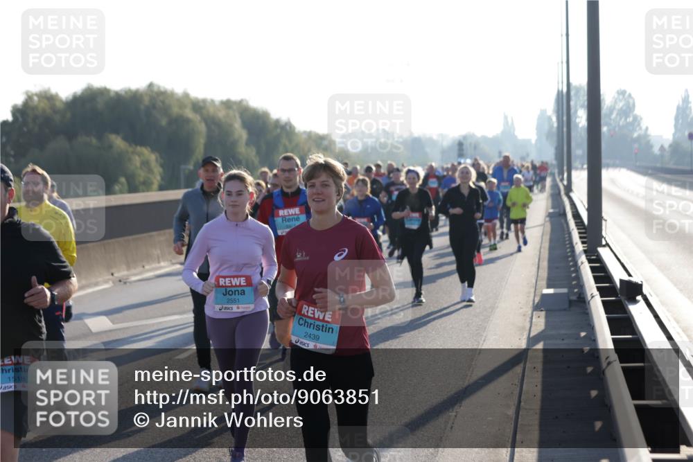 03.10.2025 - Köhlbrandbrückenlauf Jannik Wohlers http://msf.ph/oto/9063851 03.10.2025 09:24:33 Position 3 1518, 2551, 2439 meine-sportfotos.de