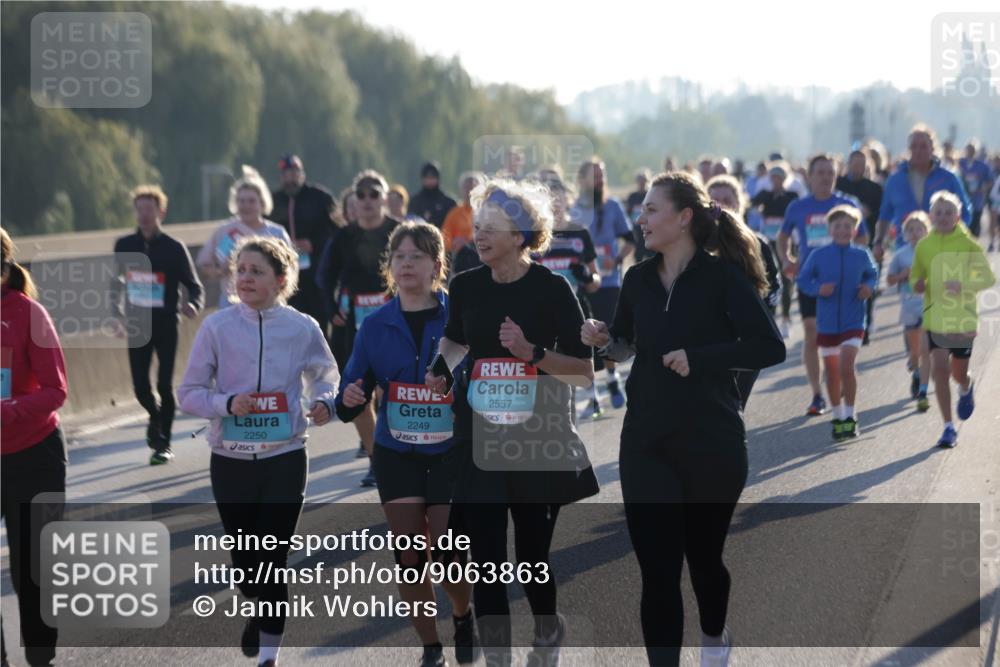 03.10.2025 - Köhlbrandbrückenlauf Jannik Wohlers http://msf.ph/oto/9063863 03.10.2025 09:24:36 Position 3 2250, 2249, 2557 meine-sportfotos.de
