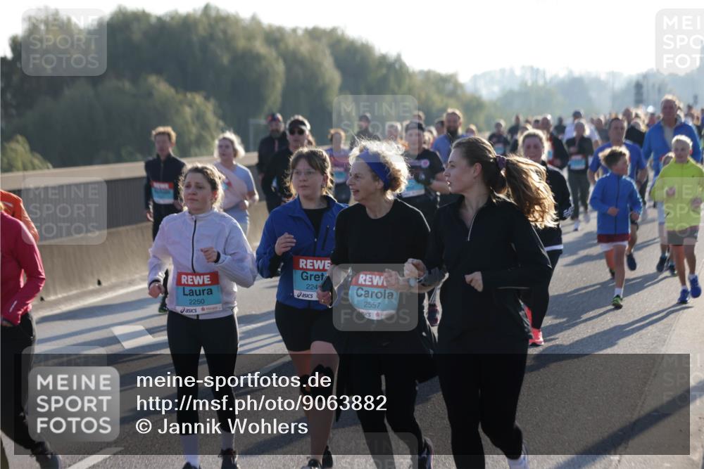 03.10.2025 - Köhlbrandbrückenlauf Jannik Wohlers http://msf.ph/oto/9063882 03.10.2025 09:24:37 Position 3 2250, 224, 2557 meine-sportfotos.de