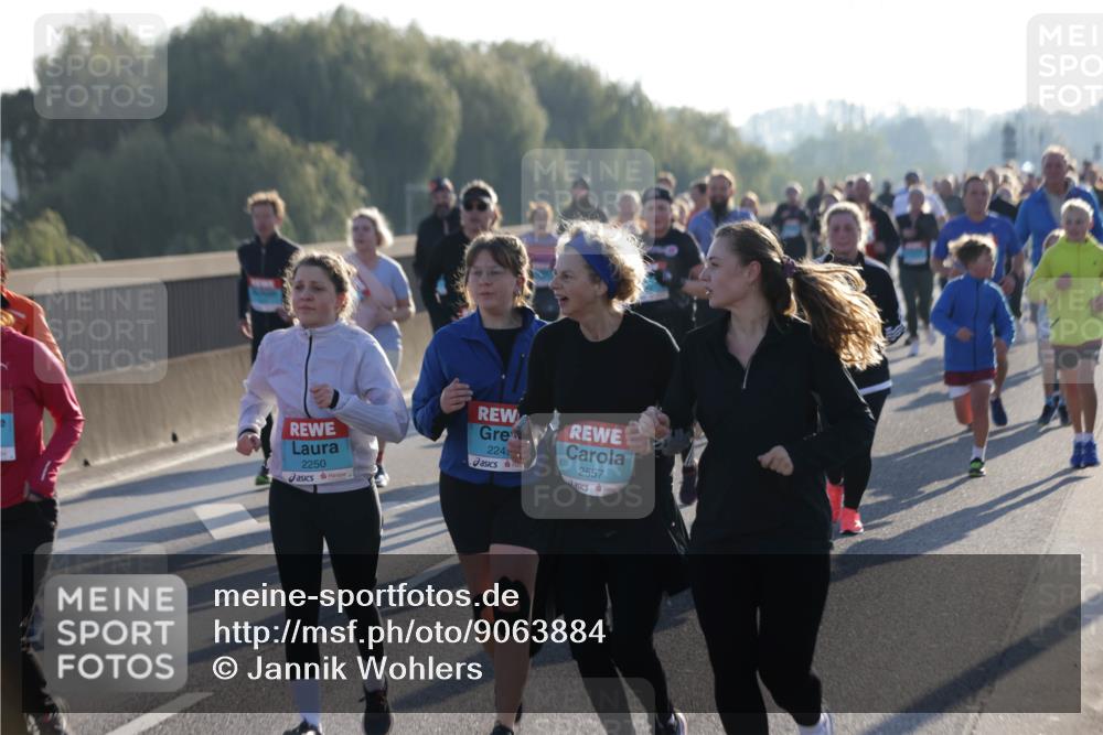 03.10.2025 - Köhlbrandbrückenlauf Jannik Wohlers http://msf.ph/oto/9063884 03.10.2025 09:24:37 Position 3 2250, 224, 2557 meine-sportfotos.de