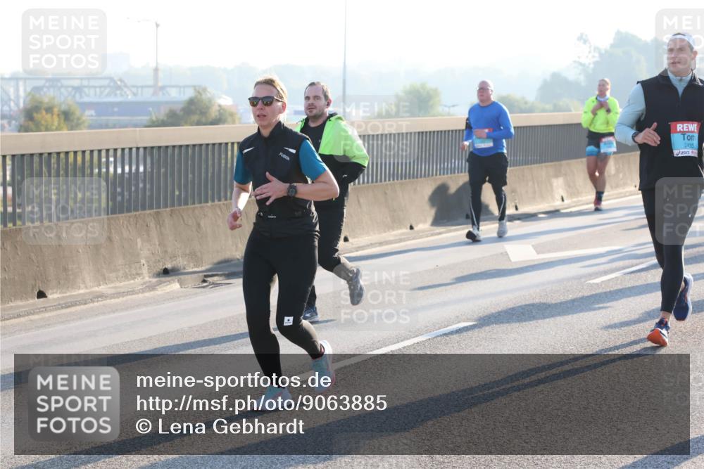 03.10.2025 - Köhlbrandbrückenlauf Lena Gebhardt http://msf.ph/oto/9063885 03.10.2025 09:21:08 Position 1 3435 meine-sportfotos.de