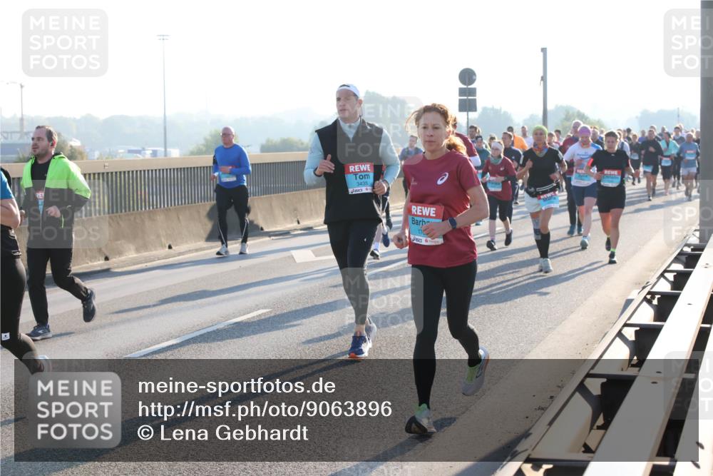 03.10.2025 - Köhlbrandbrückenlauf Lena Gebhardt http://msf.ph/oto/9063896 03.10.2025 09:21:09 Position 1 3435, 17 meine-sportfotos.de